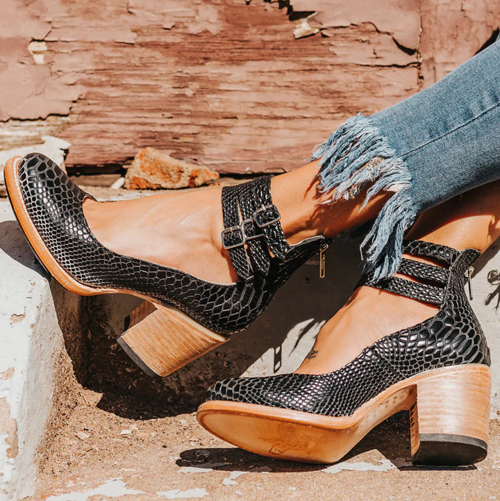 DANIELLA – STRAP DETAIL BLOCK HEEL PUMPS